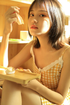 牡丹花下